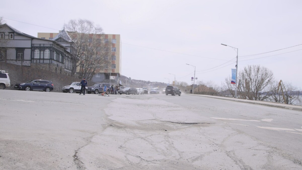 Владимир Солодов публично отчитал Евгения Беляева за неубранные улицы столицы Камчатки
