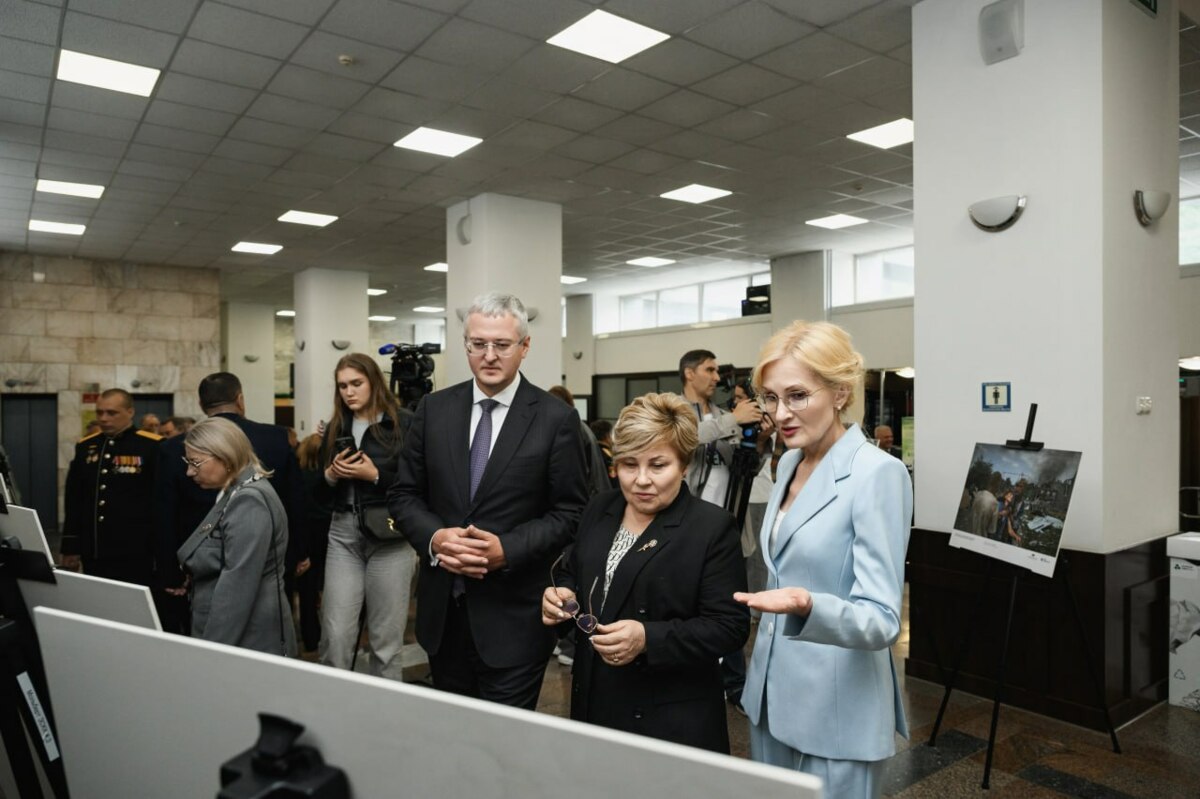 Камчатка стала одним из первых регионов России, где открыли выставку «Хроники террора украинского неонацистского режима»