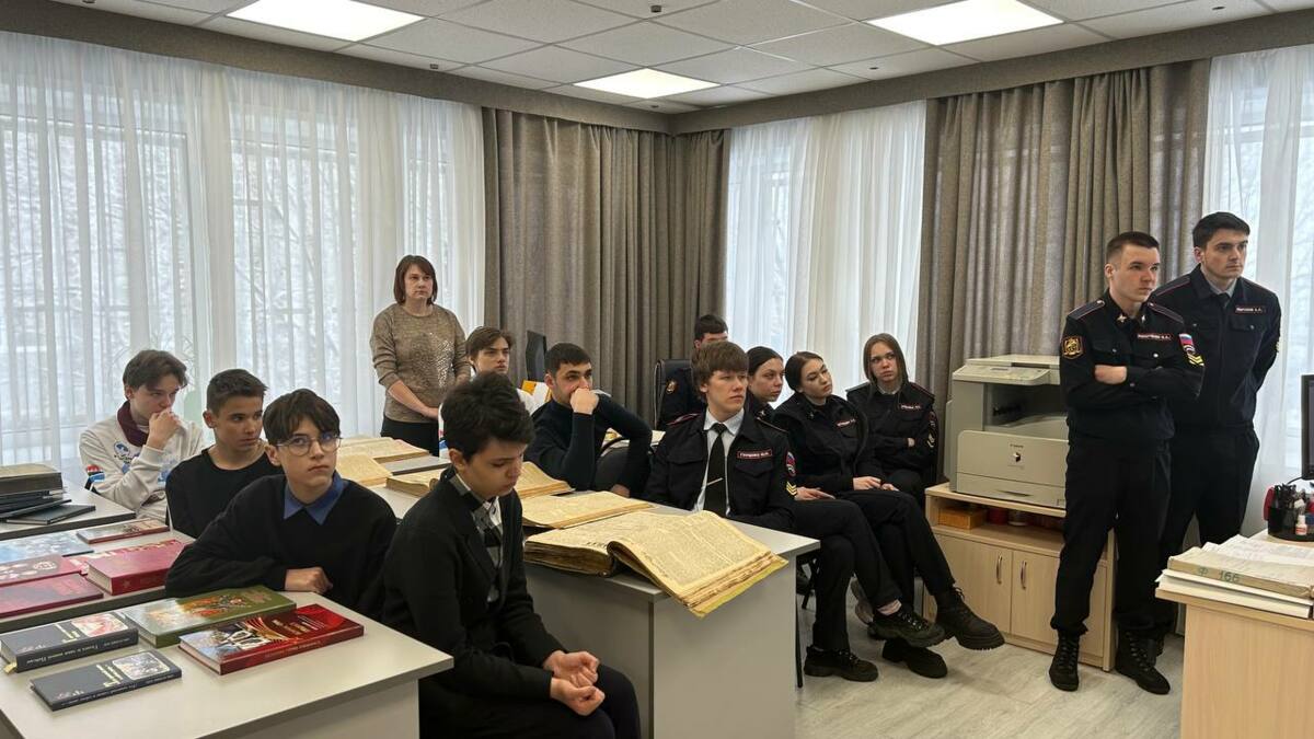 Студенты Камчатки ознакомились с ценными архивами прошлого столетия