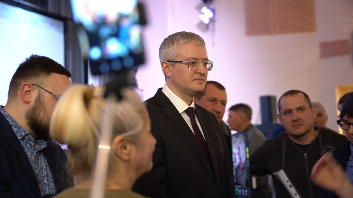 Глава Камчатки представил отчет о работе за пять лет жителям села Коряки